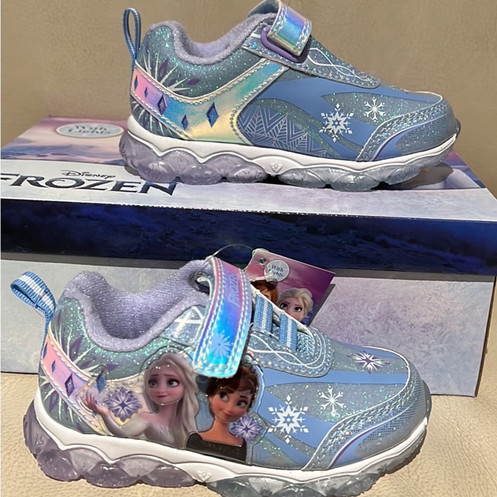 Disney's Frozen 2 Anna and Elsa Toddler light up shoes Sz 7 - Picture 2 of 6